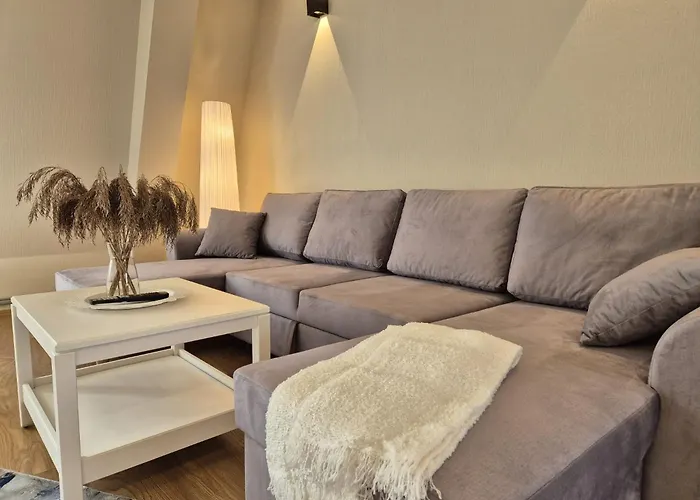 Old Town Apartment *